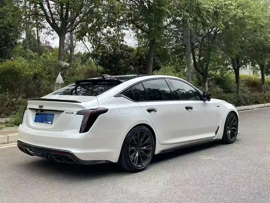 Cadillac CT5 — фото 7