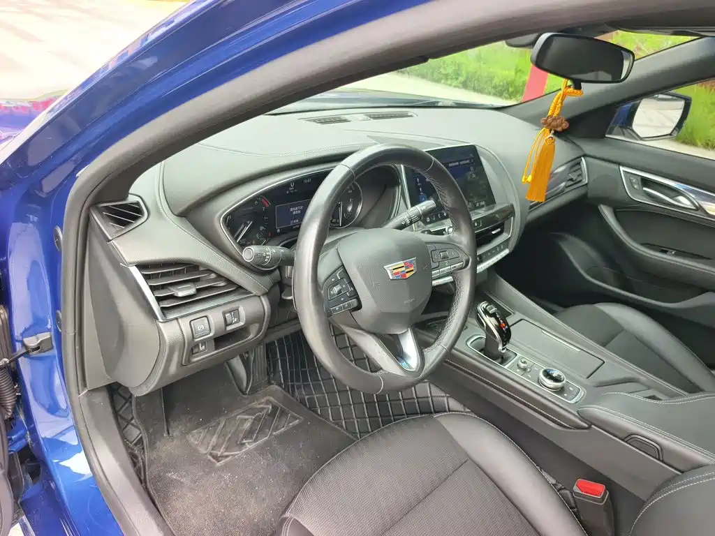 Cadillac CT5 — фото 13