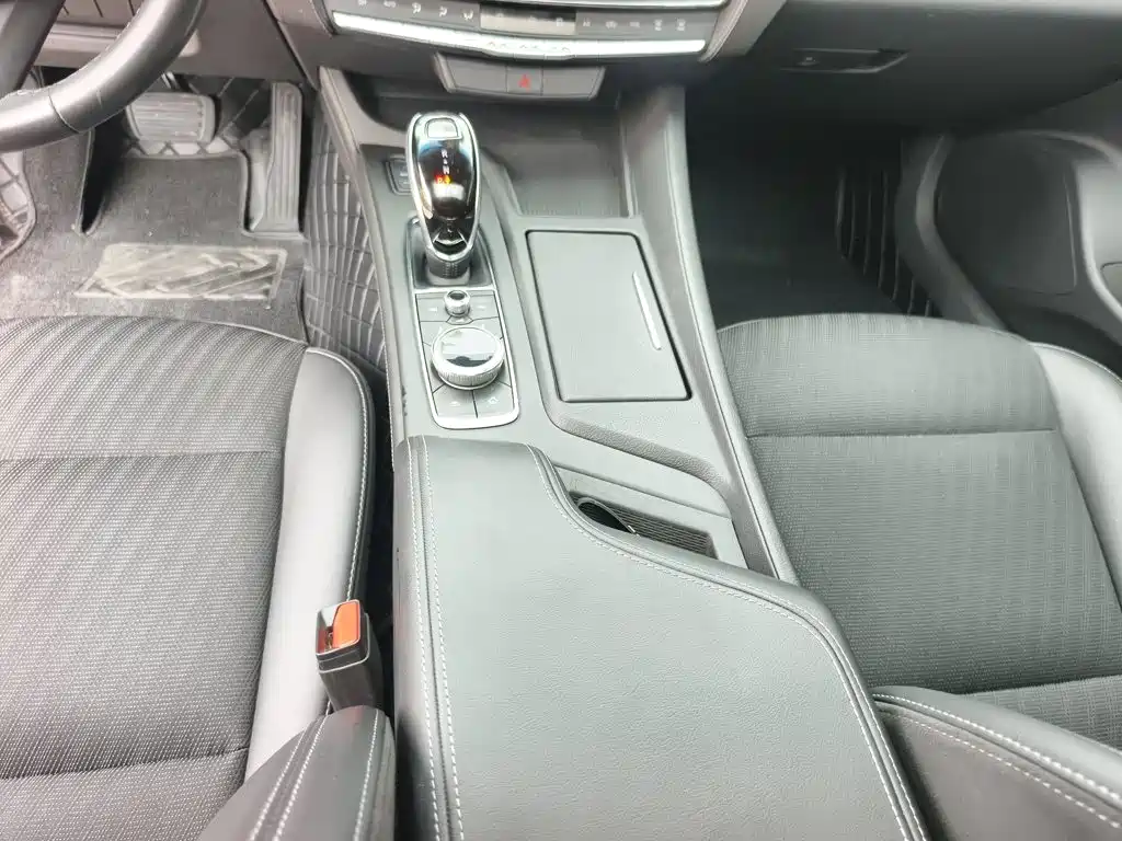 Cadillac CT5 — фото 16