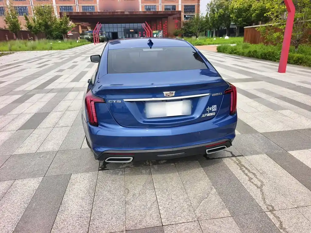 Cadillac CT5 — фото 7