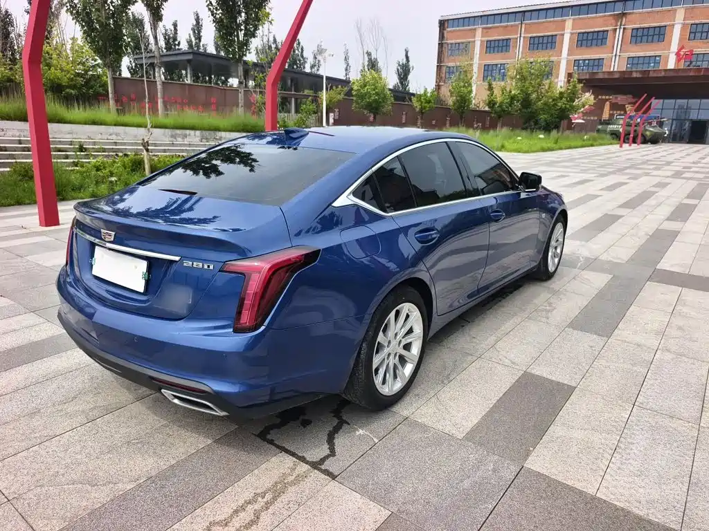 Cadillac CT5 — фото 8