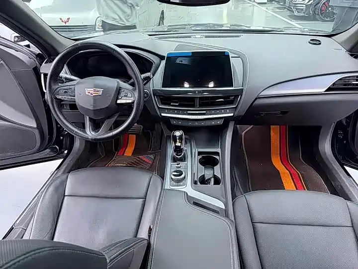 Cadillac CT5 — фото 6