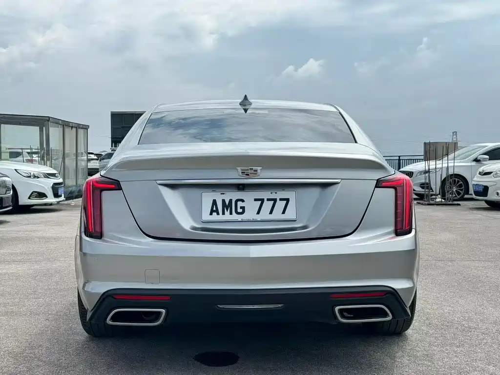 Cadillac CT5 — фото 8
