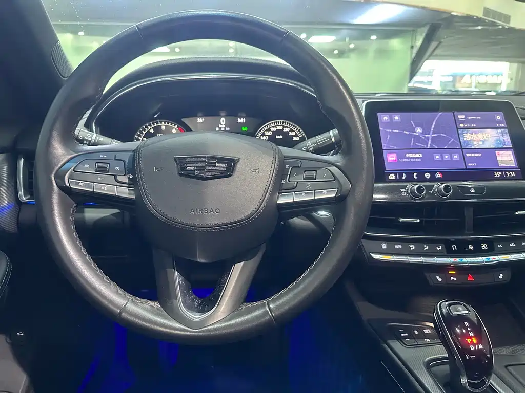 Cadillac CT5 — фото 8
