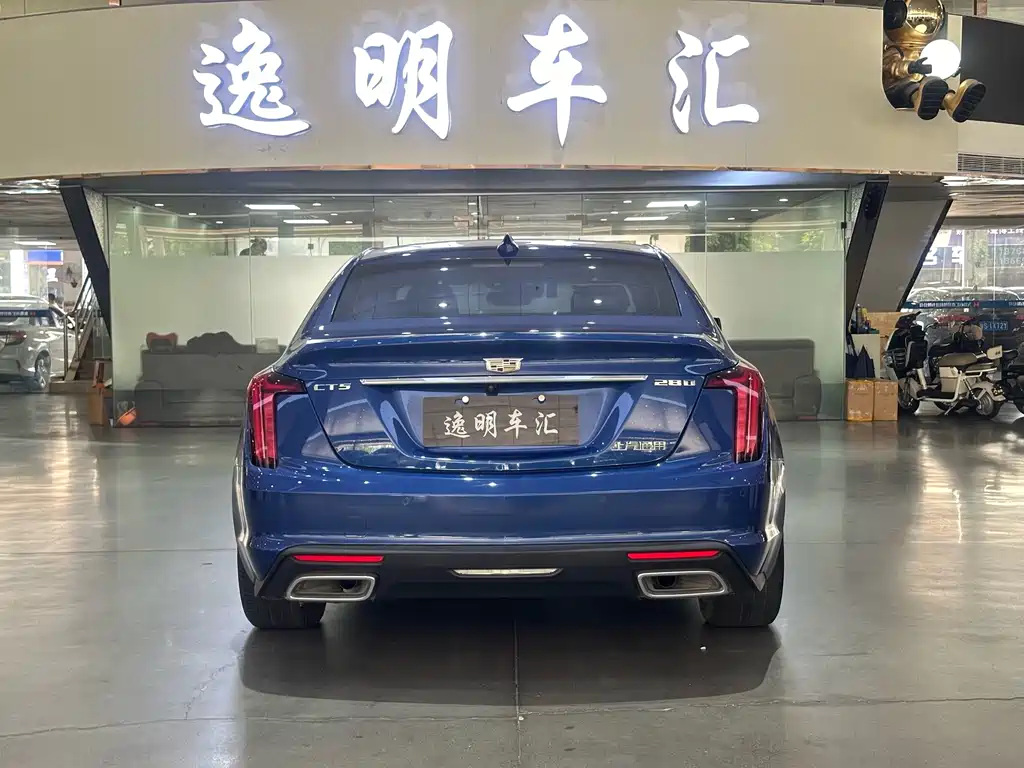 Cadillac CT5 — фото 10