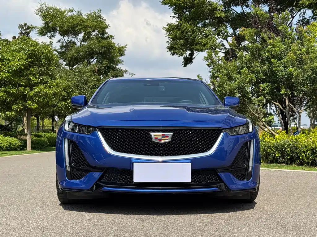 Cadillac CT5 — фото 2