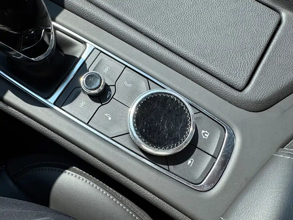 Cadillac CT5 — фото 29