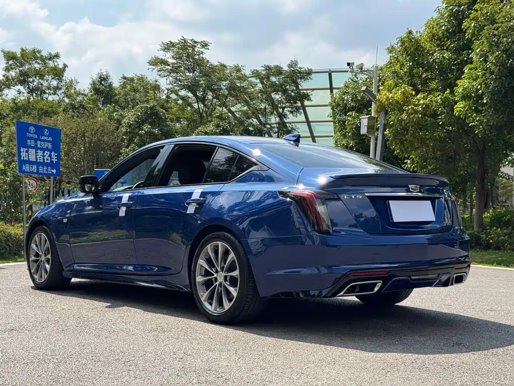 Cadillac CT5 — фото 6