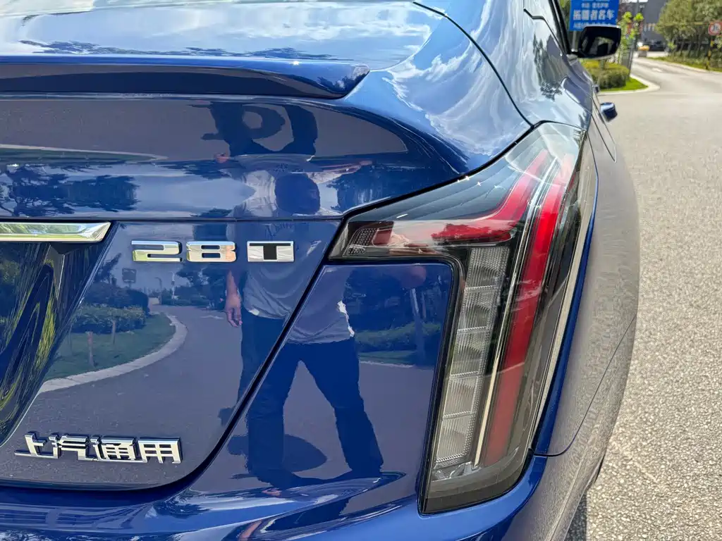 Cadillac CT5 — фото 9