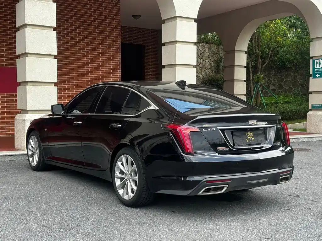 Cadillac CT5 — фото 15