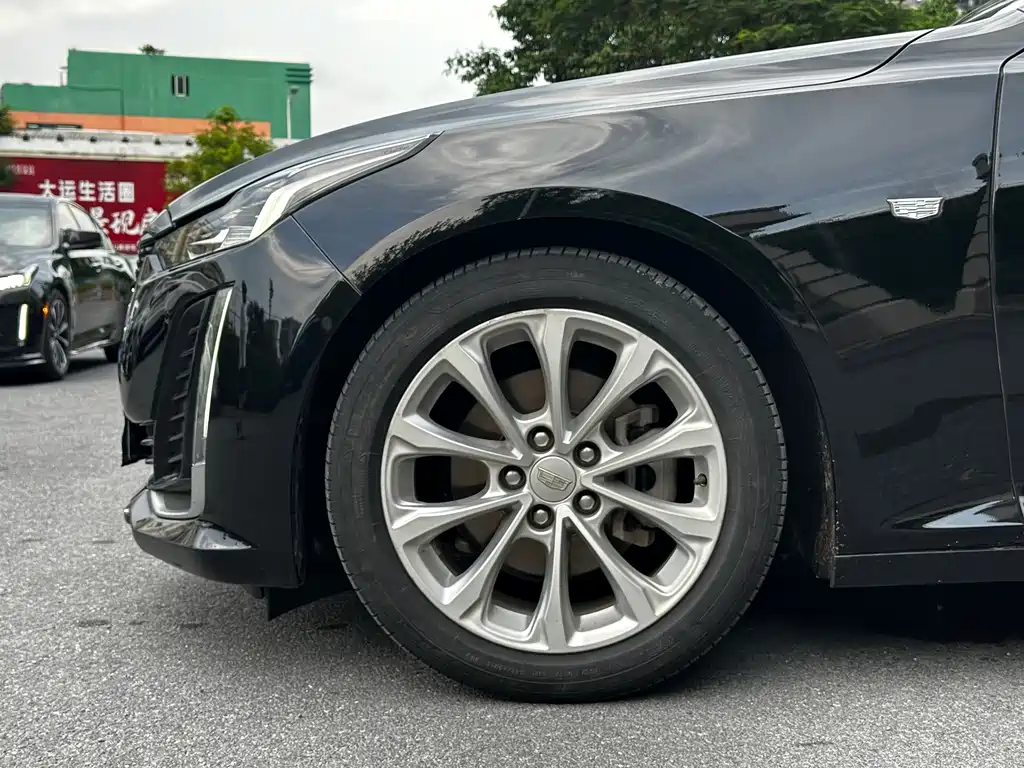 Cadillac CT5 — фото 7