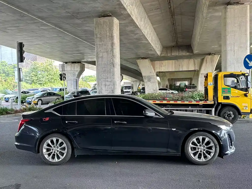 Cadillac CT5 — фото 4
