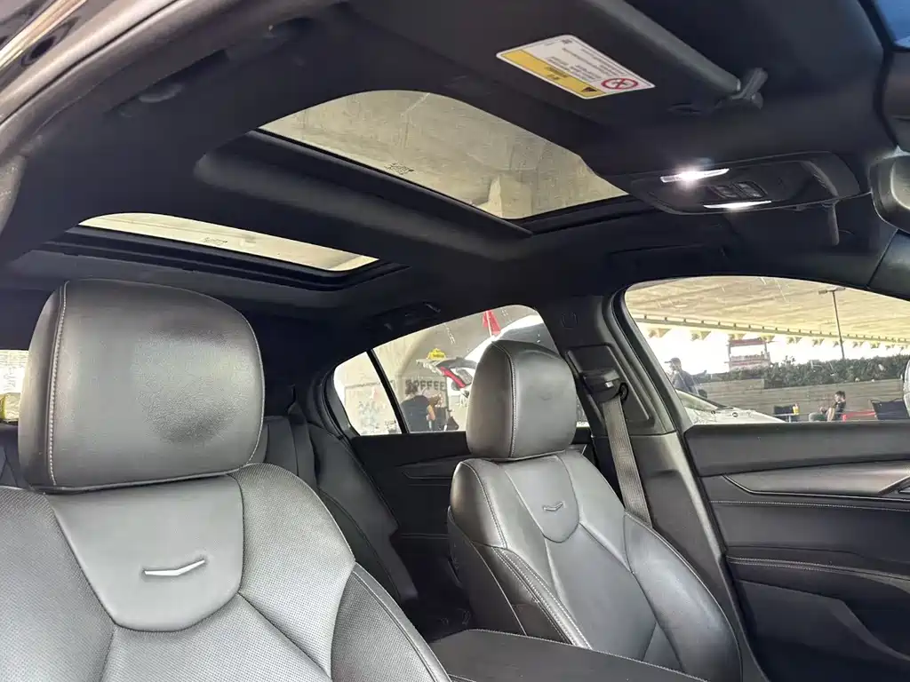Cadillac CT5 — фото 8