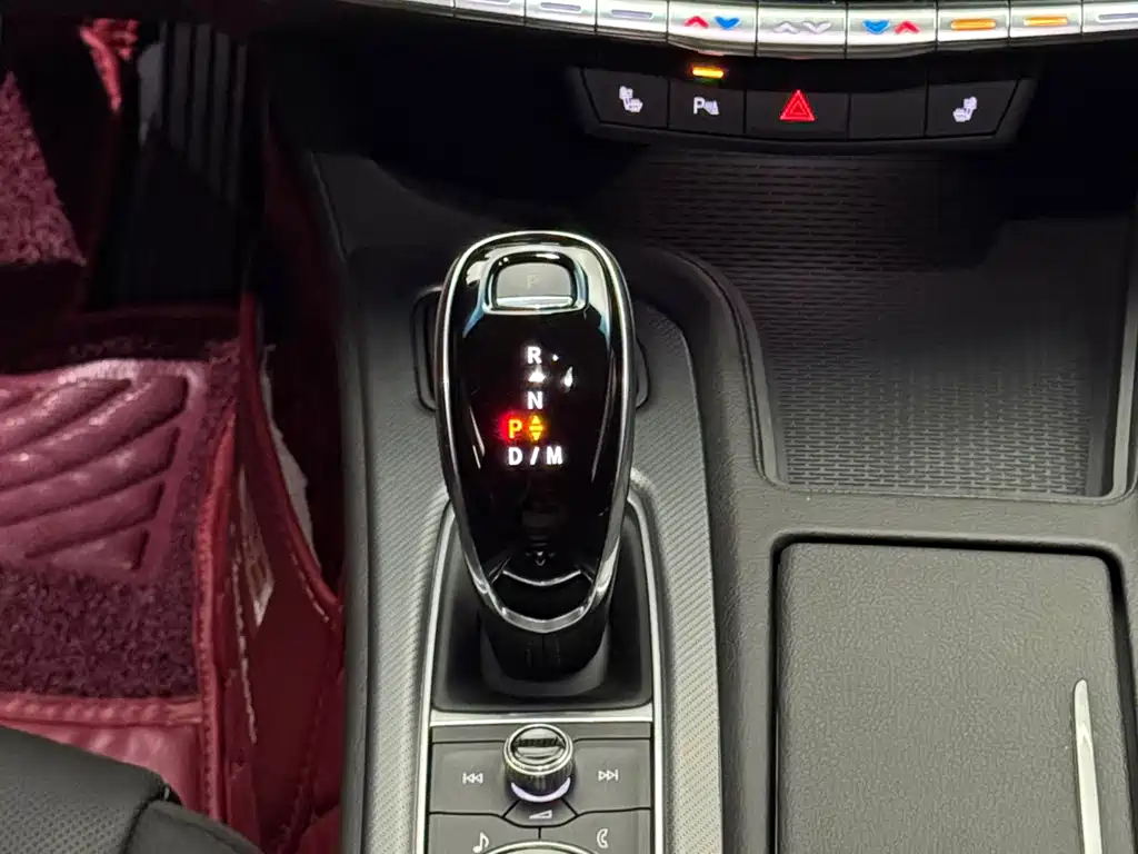 Cadillac CT5 — фото 15