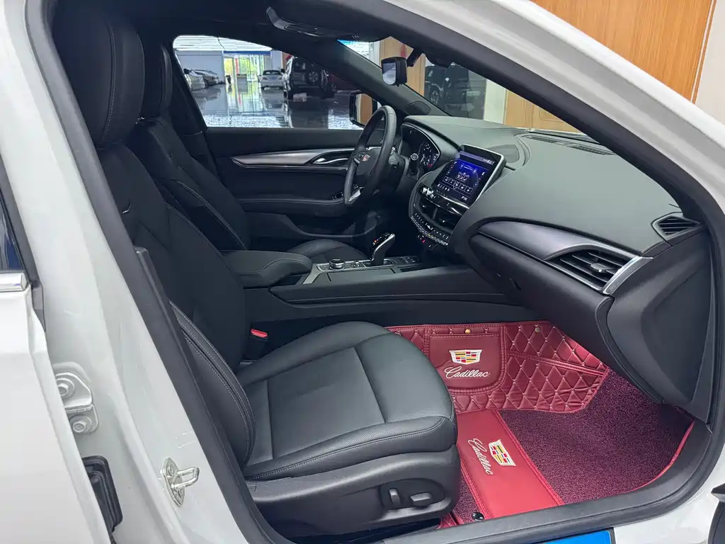 Cadillac CT5 — фото 18