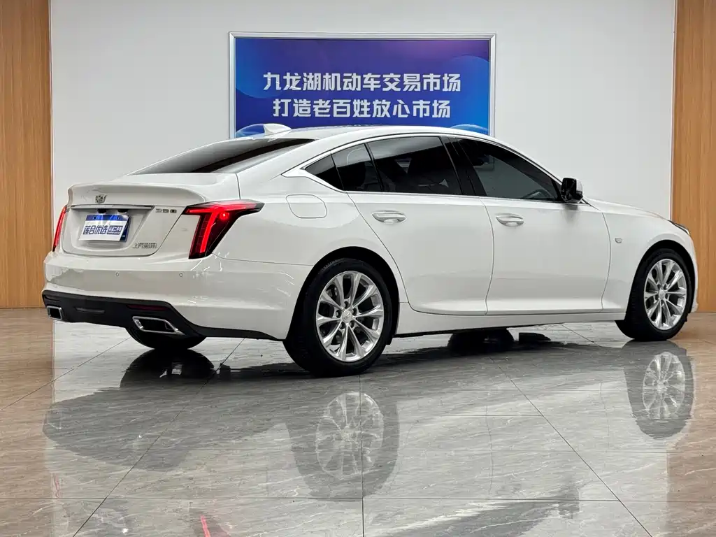 Cadillac CT5 — фото 5