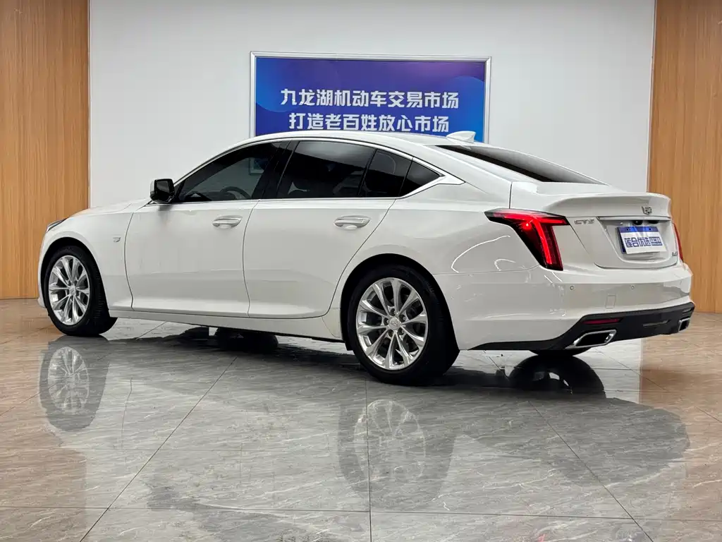 Cadillac CT5 — фото 7