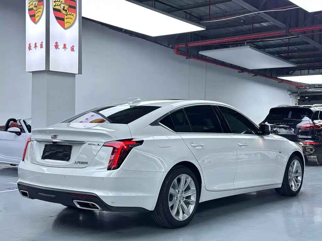 Cadillac CT5 — фото 18