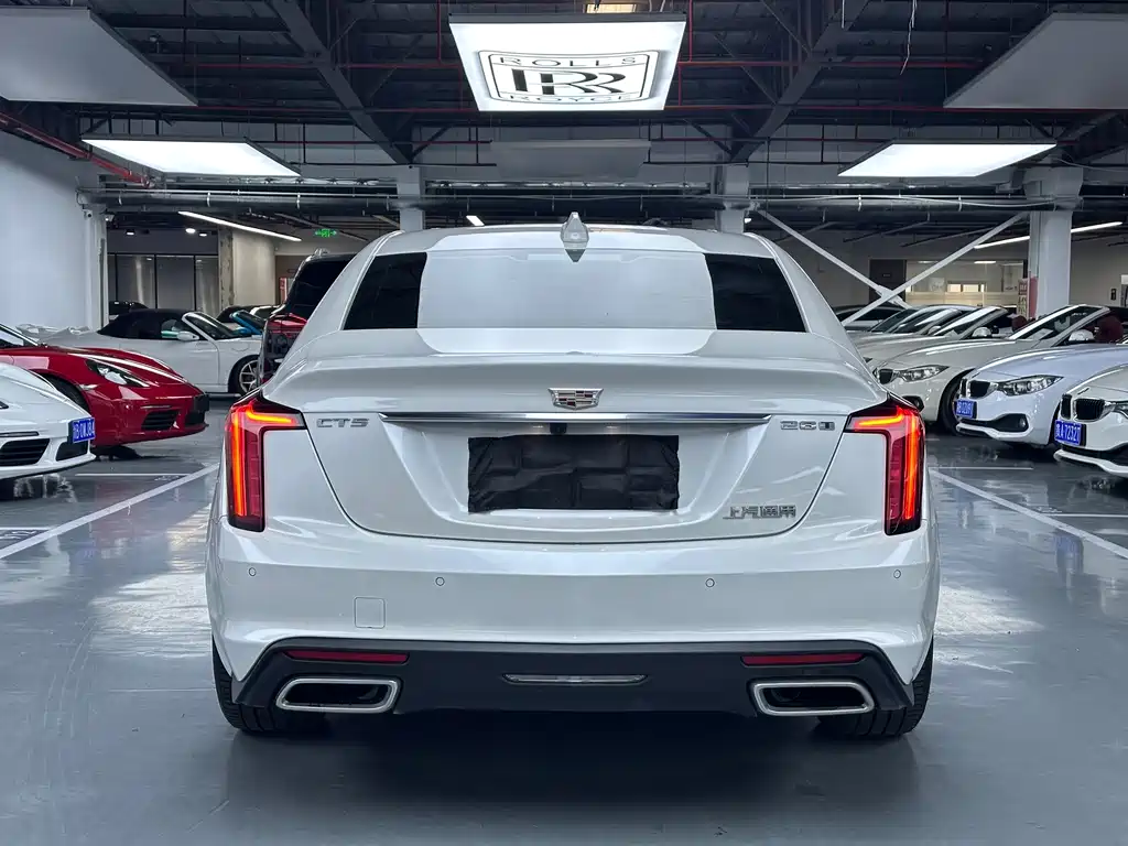 Cadillac CT5 — фото 19