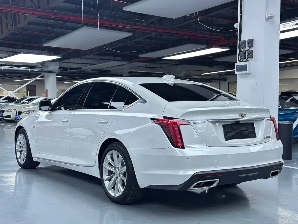 Cadillac CT5 — фото 20