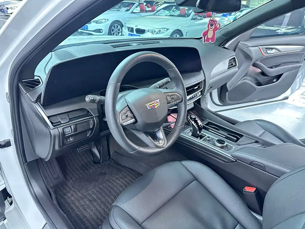 Cadillac CT5 — фото 5