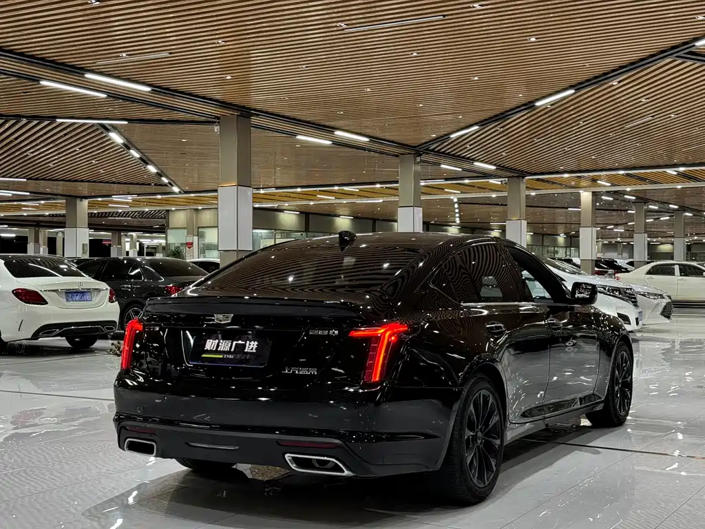 Cadillac CT5 — фото 13