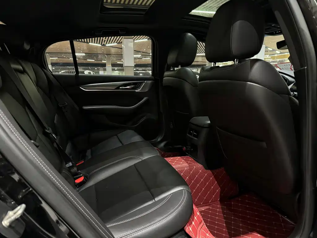 Cadillac CT5 — фото 9