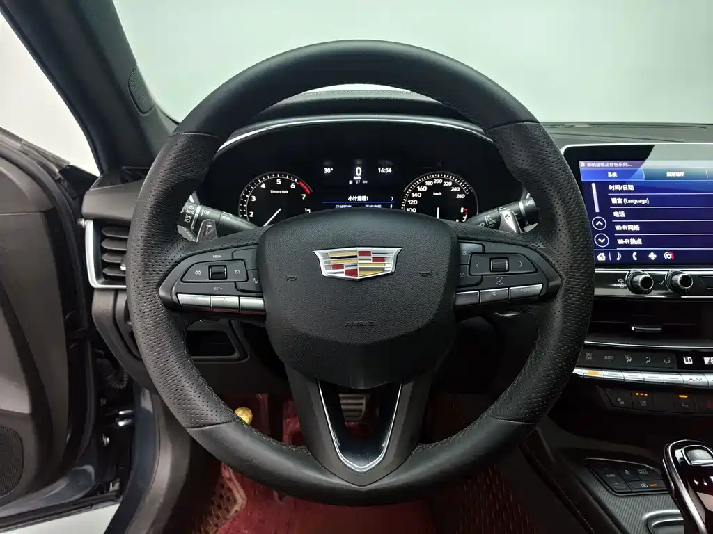 Cadillac CT5 — фото 17