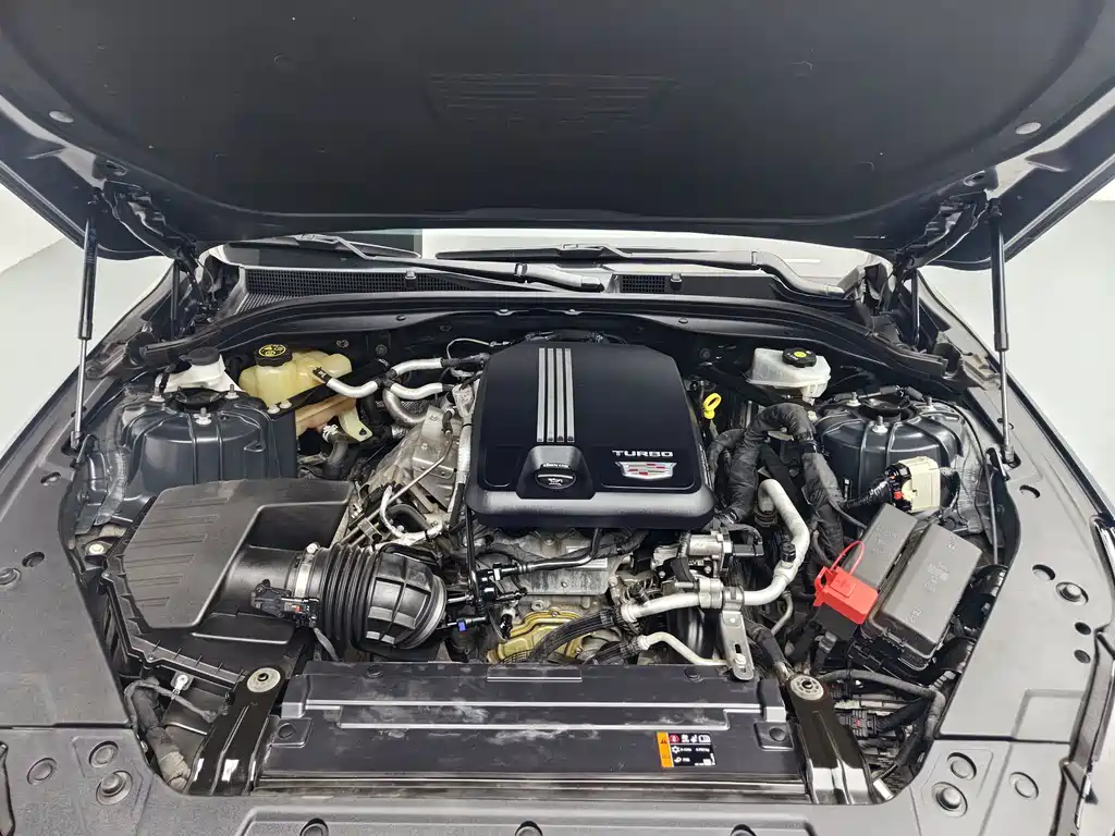 Cadillac CT5 — фото 6