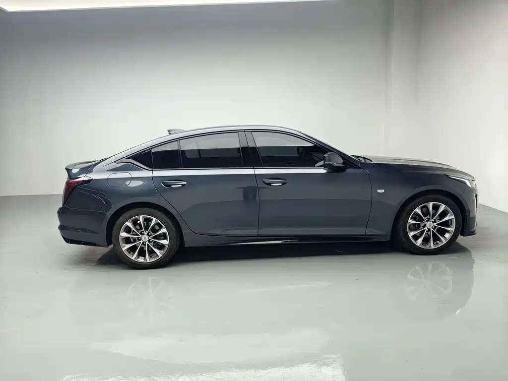Cadillac CT5 — фото 9
