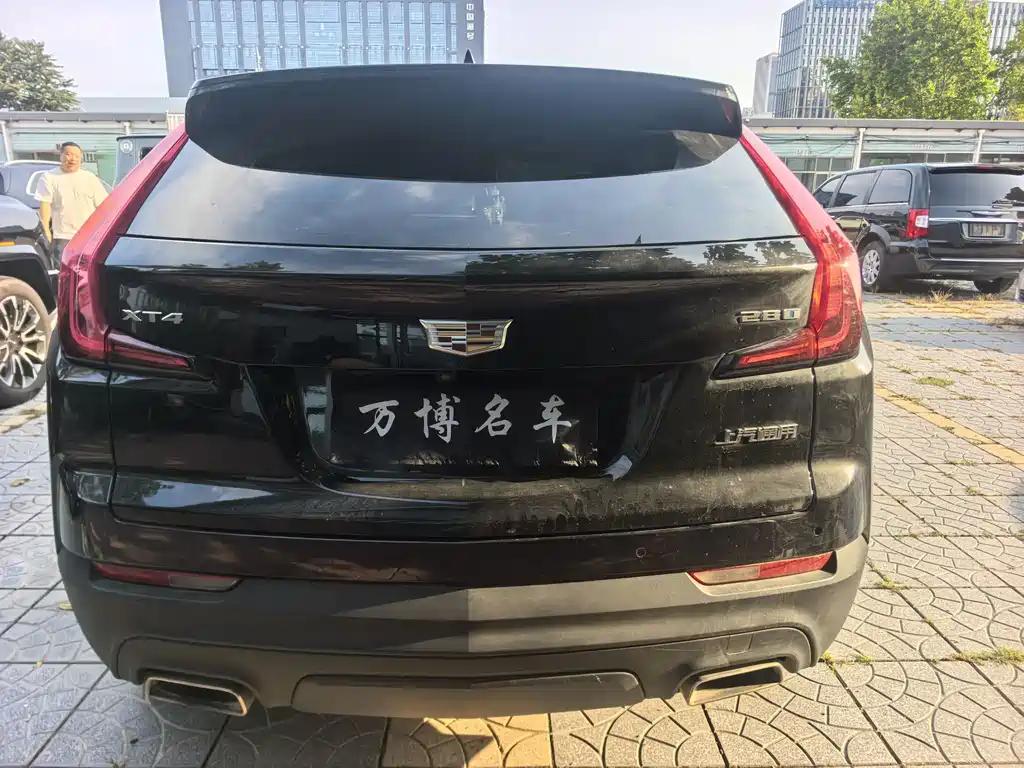 Cadillac XT4 — фото 11
