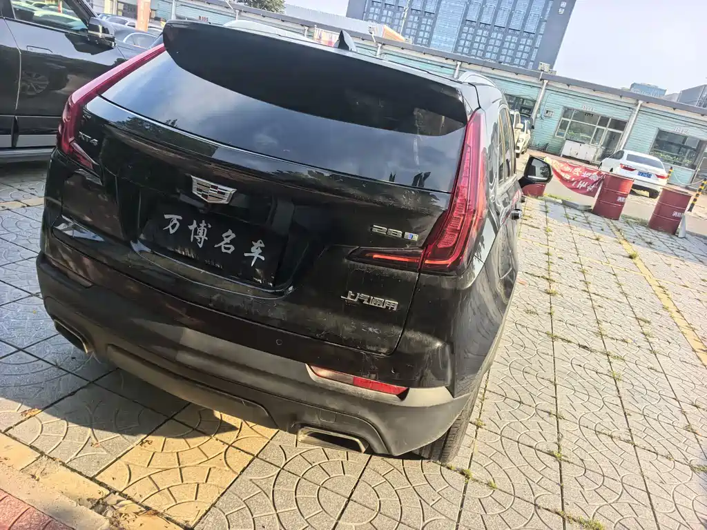 Cadillac XT4 — фото 12
