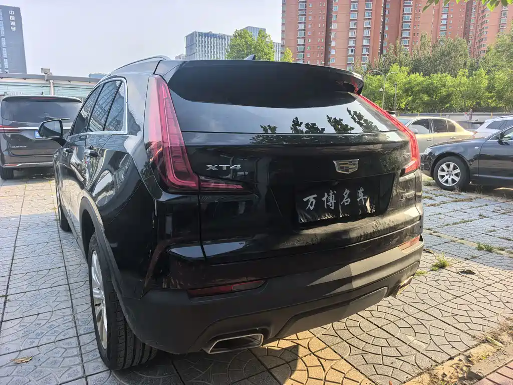 Cadillac XT4 — фото 10