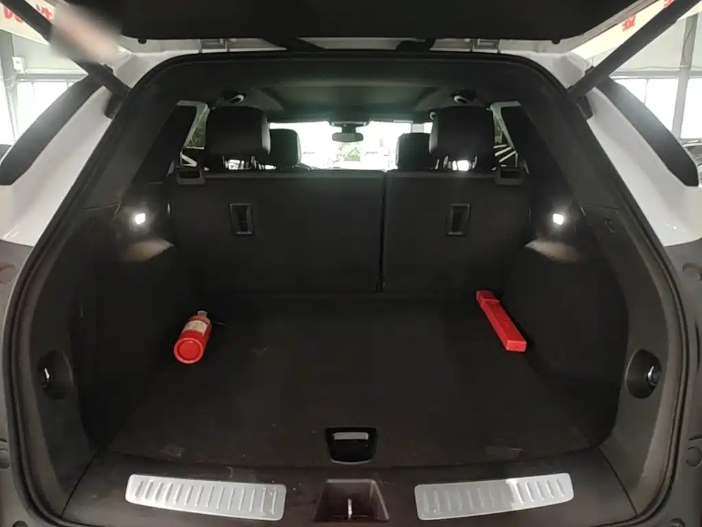 Cadillac XT5 — фото 19