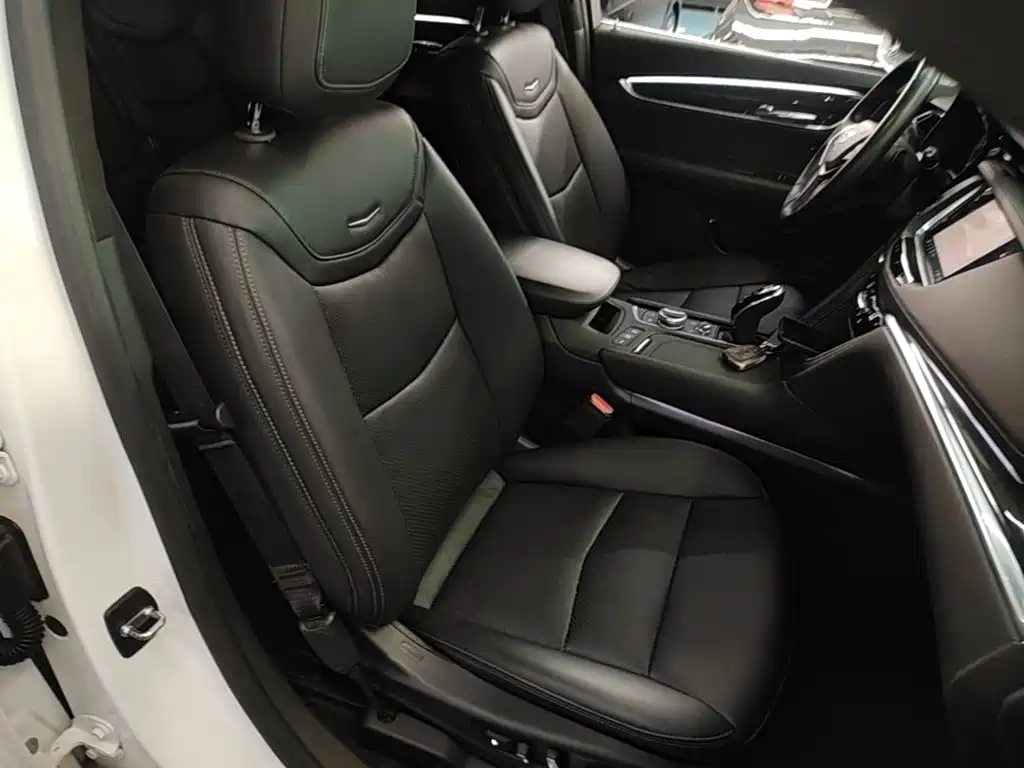 Cadillac XT5 — фото 25