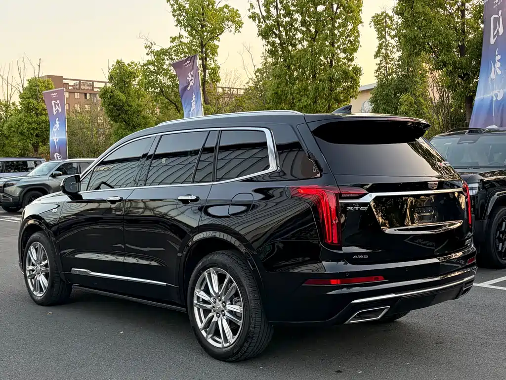 Cadillac XT6 — фото 18