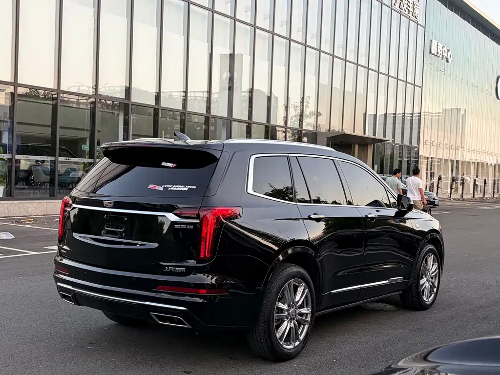 Cadillac XT6 — фото 20