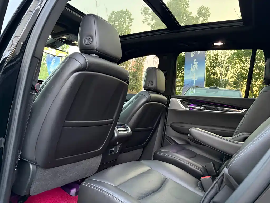 Cadillac XT6 — фото 9