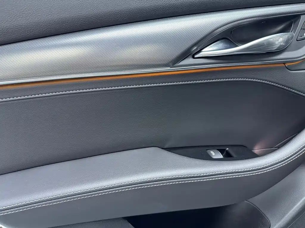 Cadillac CT5 — фото 7
