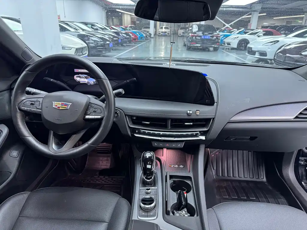 Cadillac CT5 — фото 10