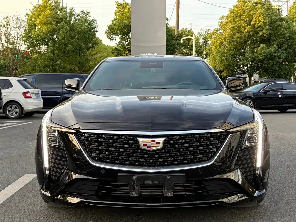 Cadillac CT5 — фото 2