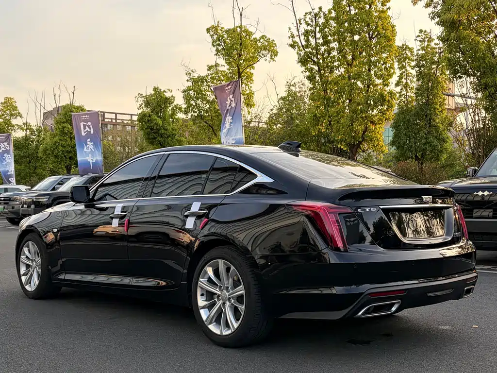 Cadillac CT5 — фото 15