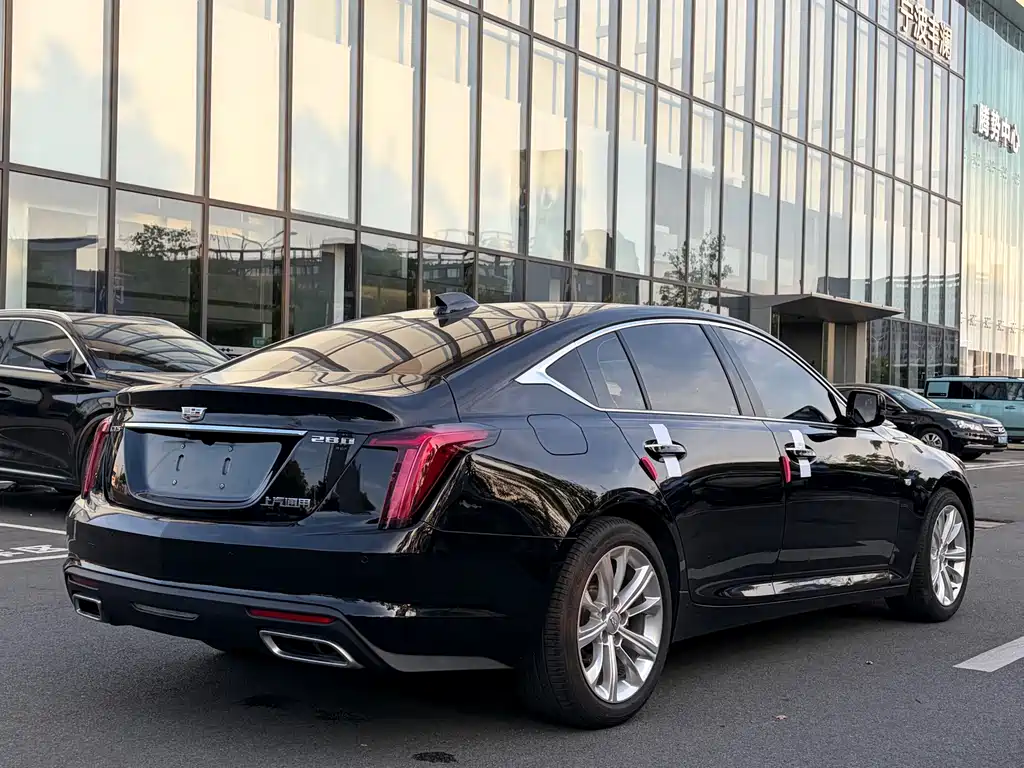 Cadillac CT5 — фото 17