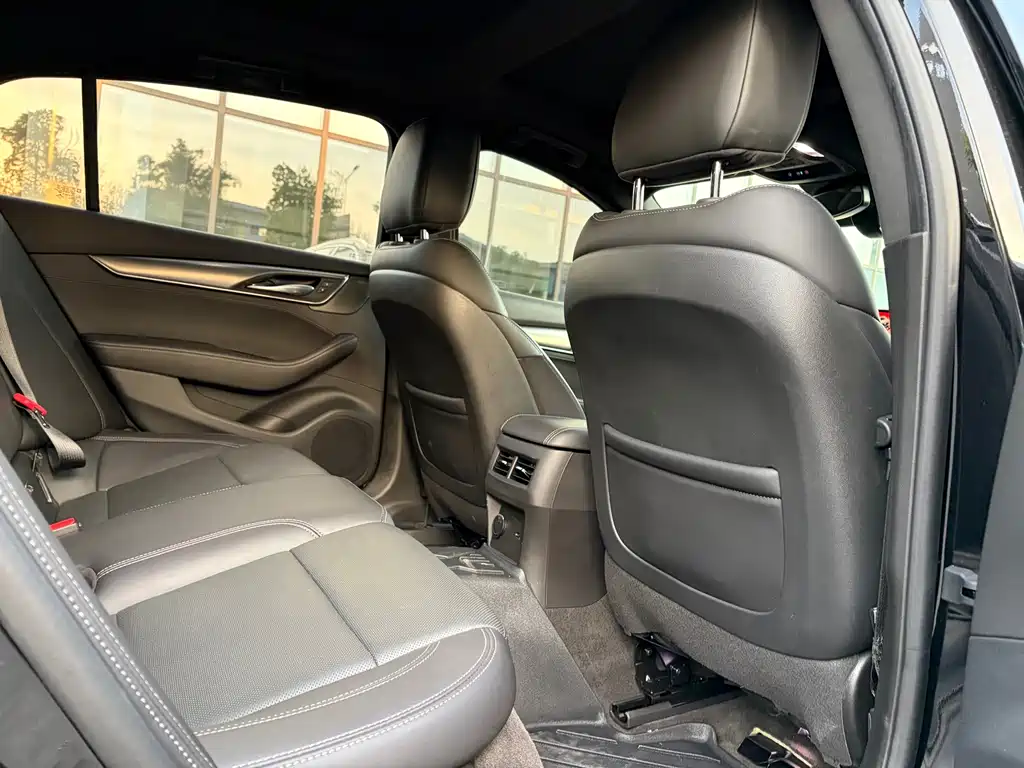 Cadillac CT5 — фото 10