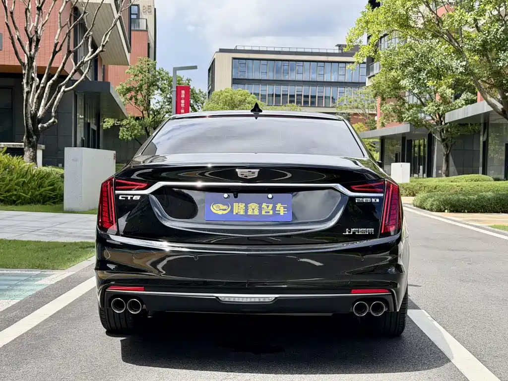 Cadillac CT6 — фото 21