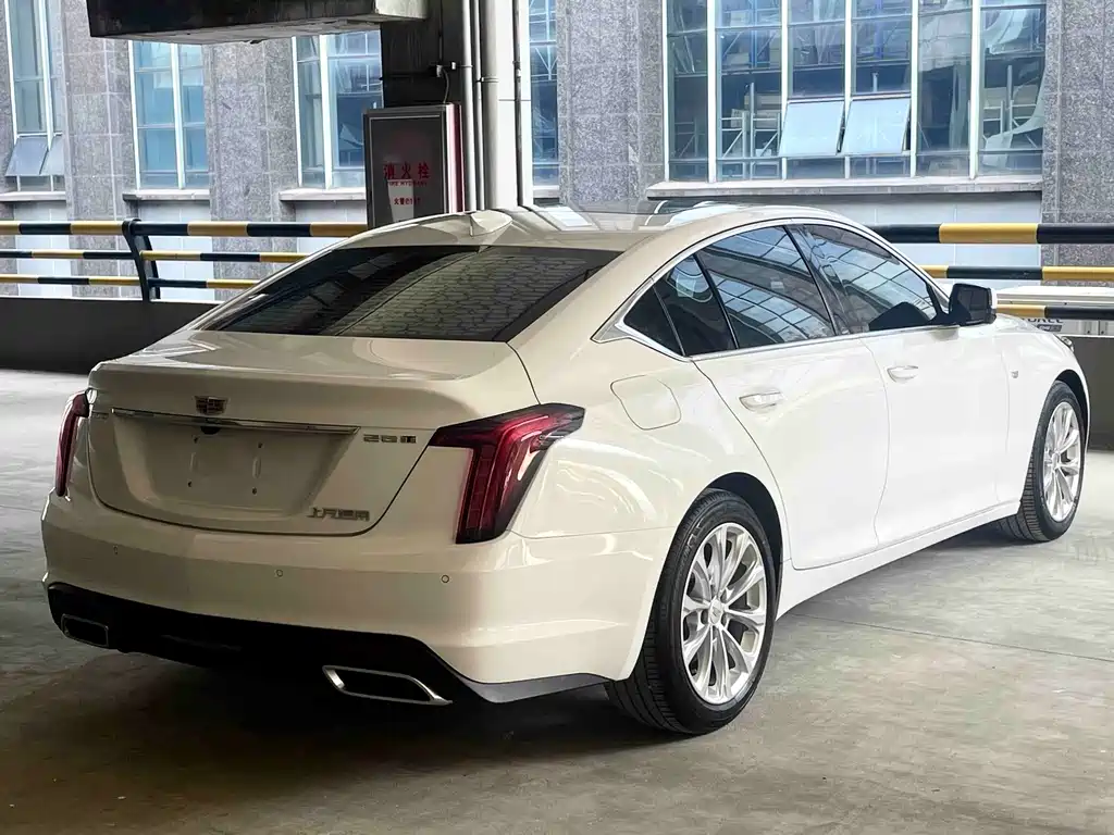 Cadillac CT5 — фото 4