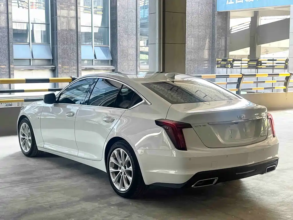 Cadillac CT5 — фото 6