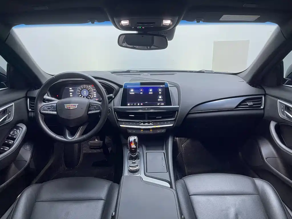 Cadillac CT5 — фото 17