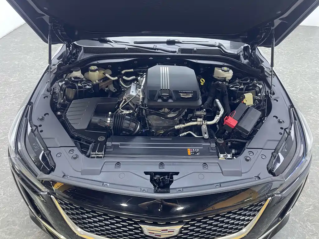 Cadillac CT5 — фото 19