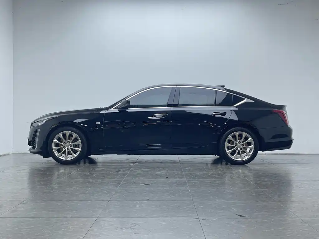 Cadillac CT5 — фото 8